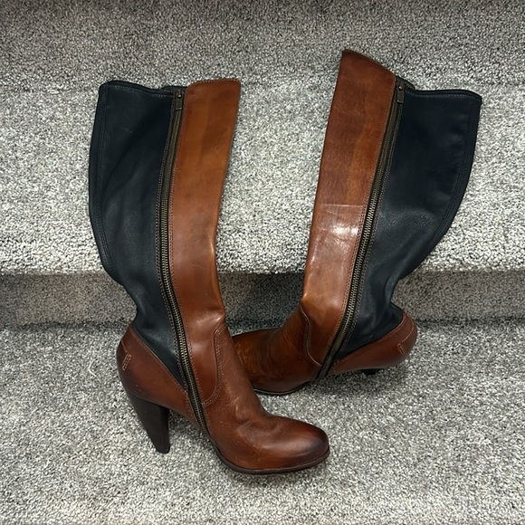 Never worn Frye knee high boots - Picture 5 of 8